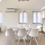 Luna Maris By Interhome Vakantiehuis Umag
