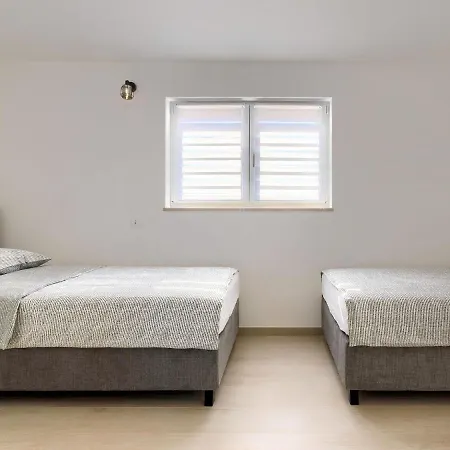 Luna Maris By Interhome *