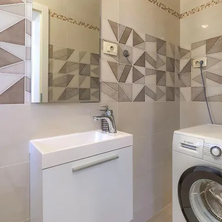 Luna Maris By Interhome * Umag