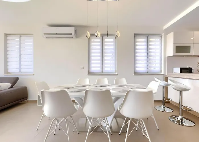 Luna Maris By Interhome Vakantiehuis Umag