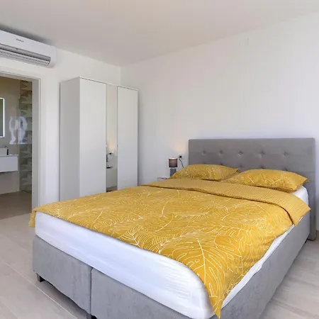 Luna Maris By Interhome * Umag